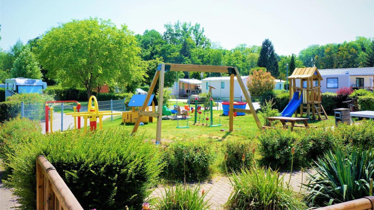 Camping Paris Beau Village Villiers-sur-Orge Exterior photo